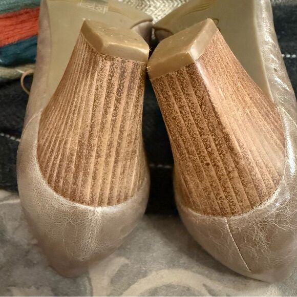 Ecco Women's Taupe/Brown Peep Toe Heels - Picture 8 of 8